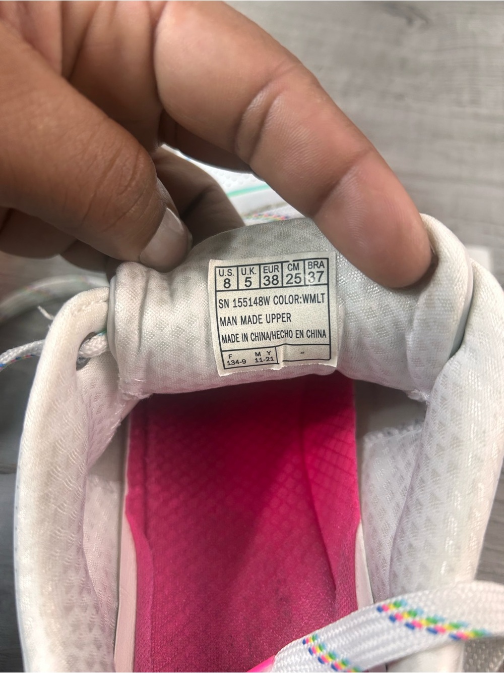 Skechers Air Cushion White Sneakers with Rainbow Gradient Sole Women’s Size 8 - Picture 10 of 10